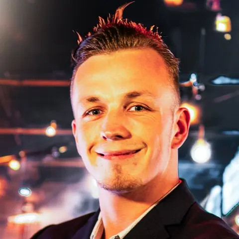 Porträt von Hochzeits-DJ Nick Baumgarten